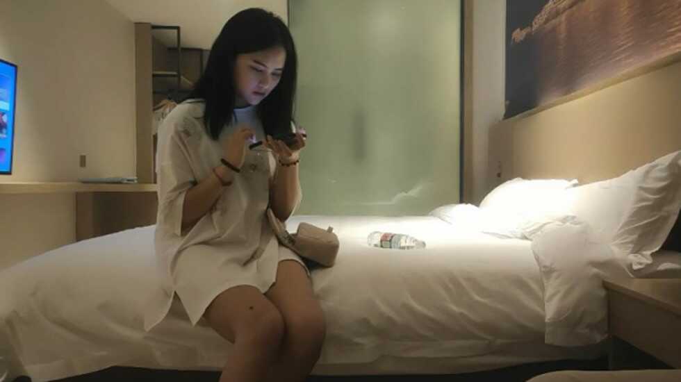 欧美丰满大爆乳波霸奶水多